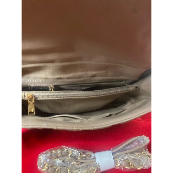 NWT Badgley Mischka CrossBody W/Diamond Quilted & Studs Handbag - Picture 5 of 6